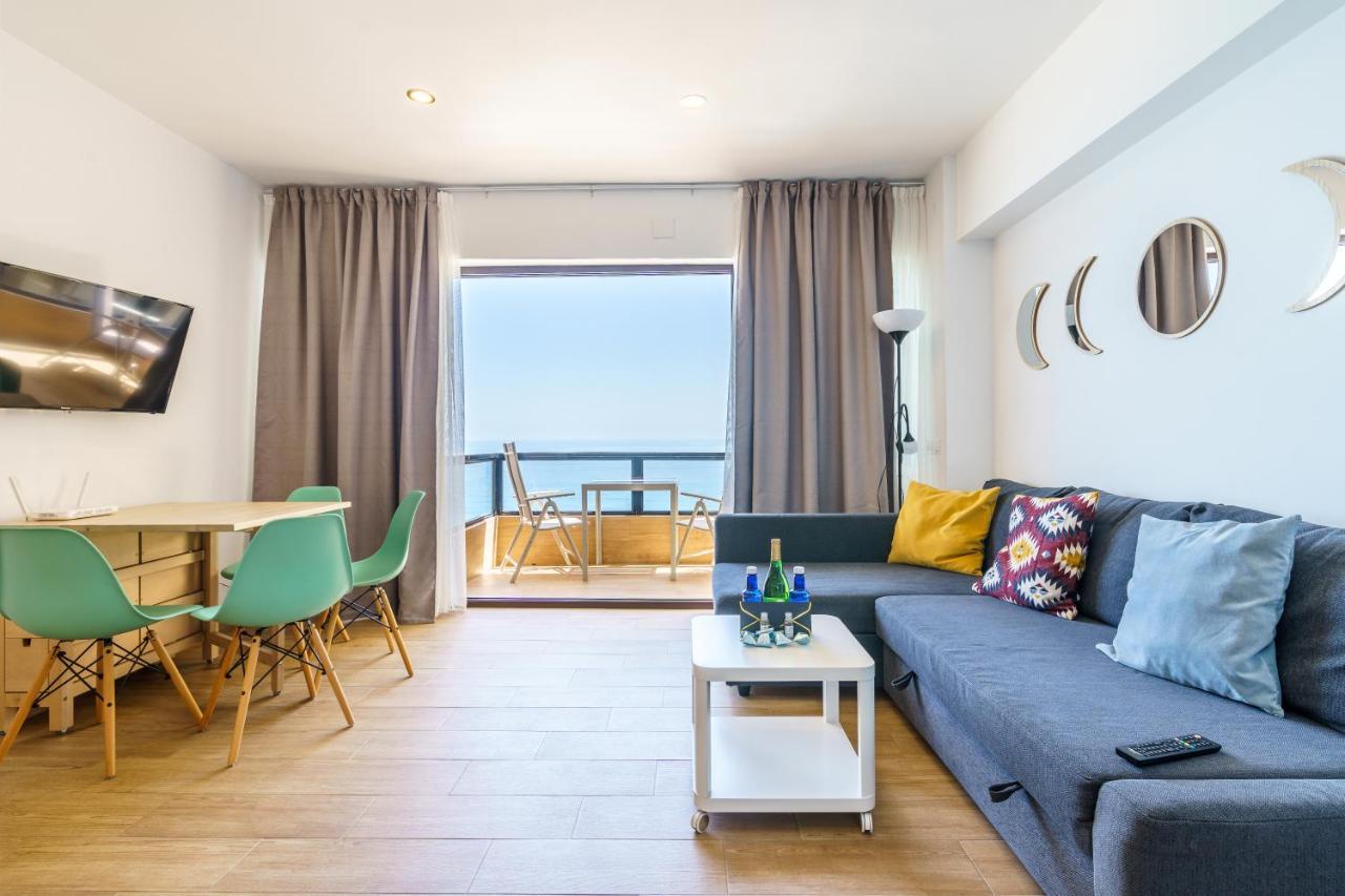 Amazing Views Beachfront Apartment With Swimming Pool Benalmádena Kültér fotó
