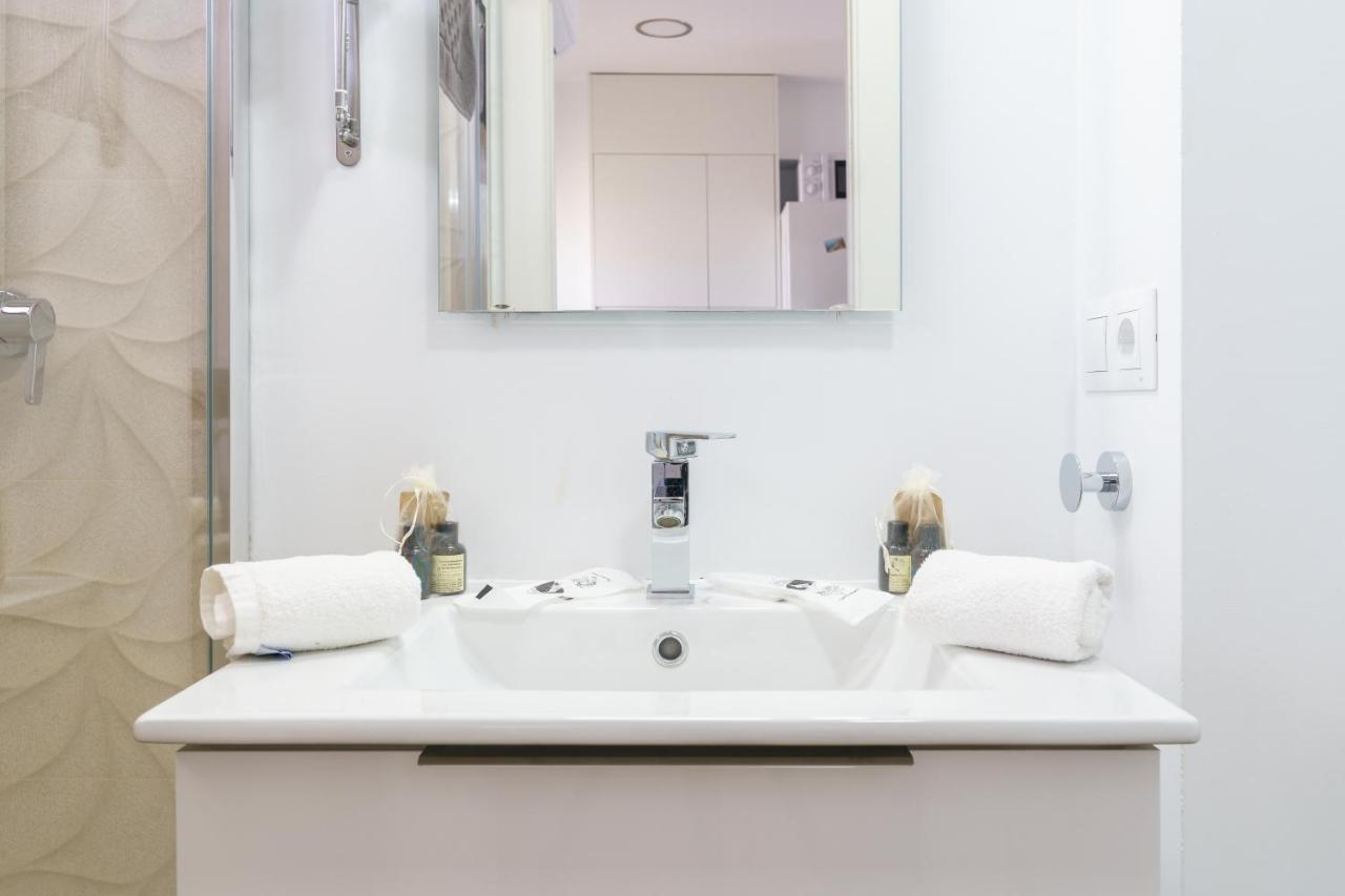 Amazing Views Beachfront Apartment With Swimming Pool Benalmádena Kültér fotó